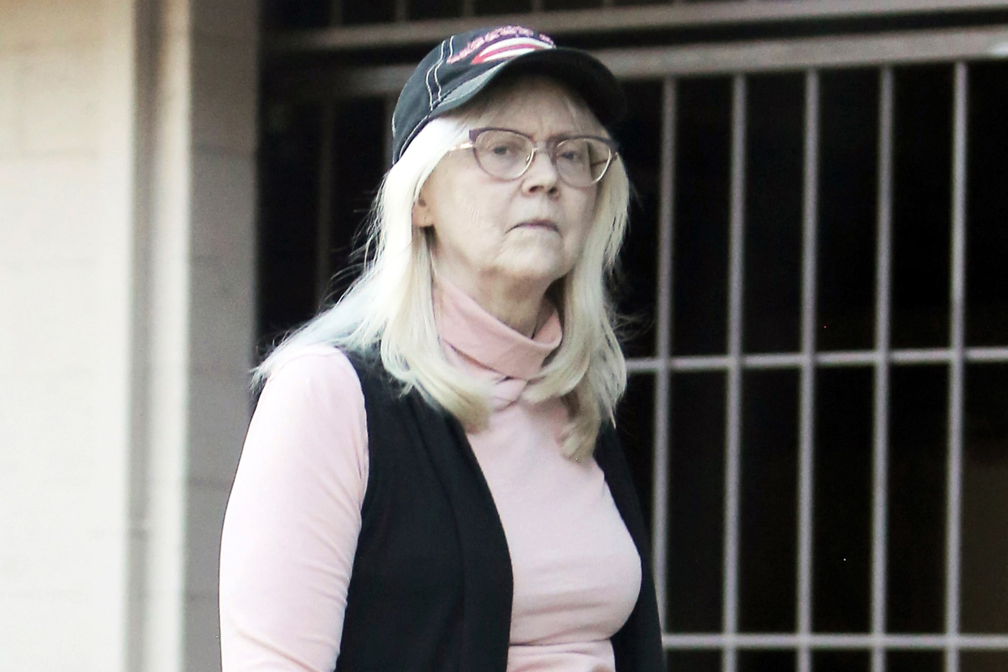 Exclusive | Shelley Long looks unrecognizable in rare public sighting