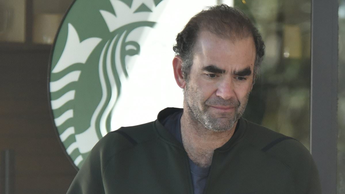 Tennis legend is completely unrecognizable as he is seen grabbing a coffee  from Starbucks - three months on from revealing wife's heartbreaking  ovarian cancer diagnosis | Daily Mail Online