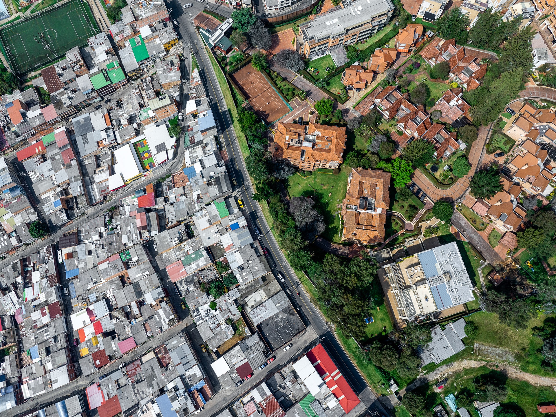 Unequal Scenes - Bogotá